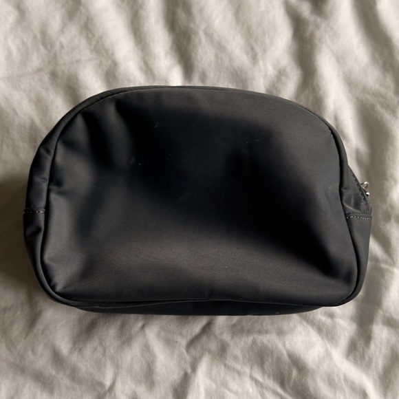 Lululemon City Essentials Pouch | Navy Blue | 2L Mini | - Picture 7 of 7